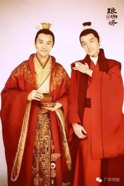 男神王凯：饭前健身房，饭后楼下慢跑衣架子是这样练成的