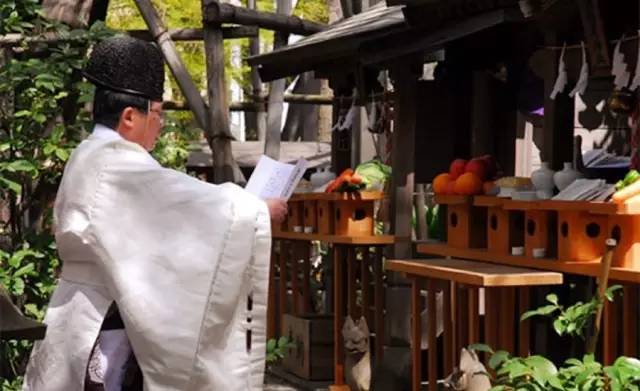 日本的职业旅行——不想当女仆店员的神官不是好铁匠！