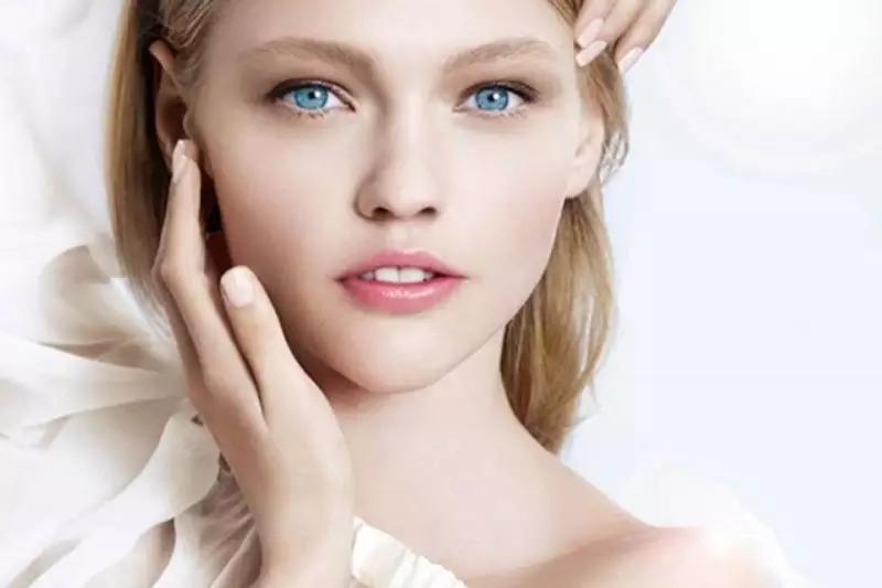 其实任何护肤品都不能被皮肤吸收,其实护肤品都很鸡肋吗