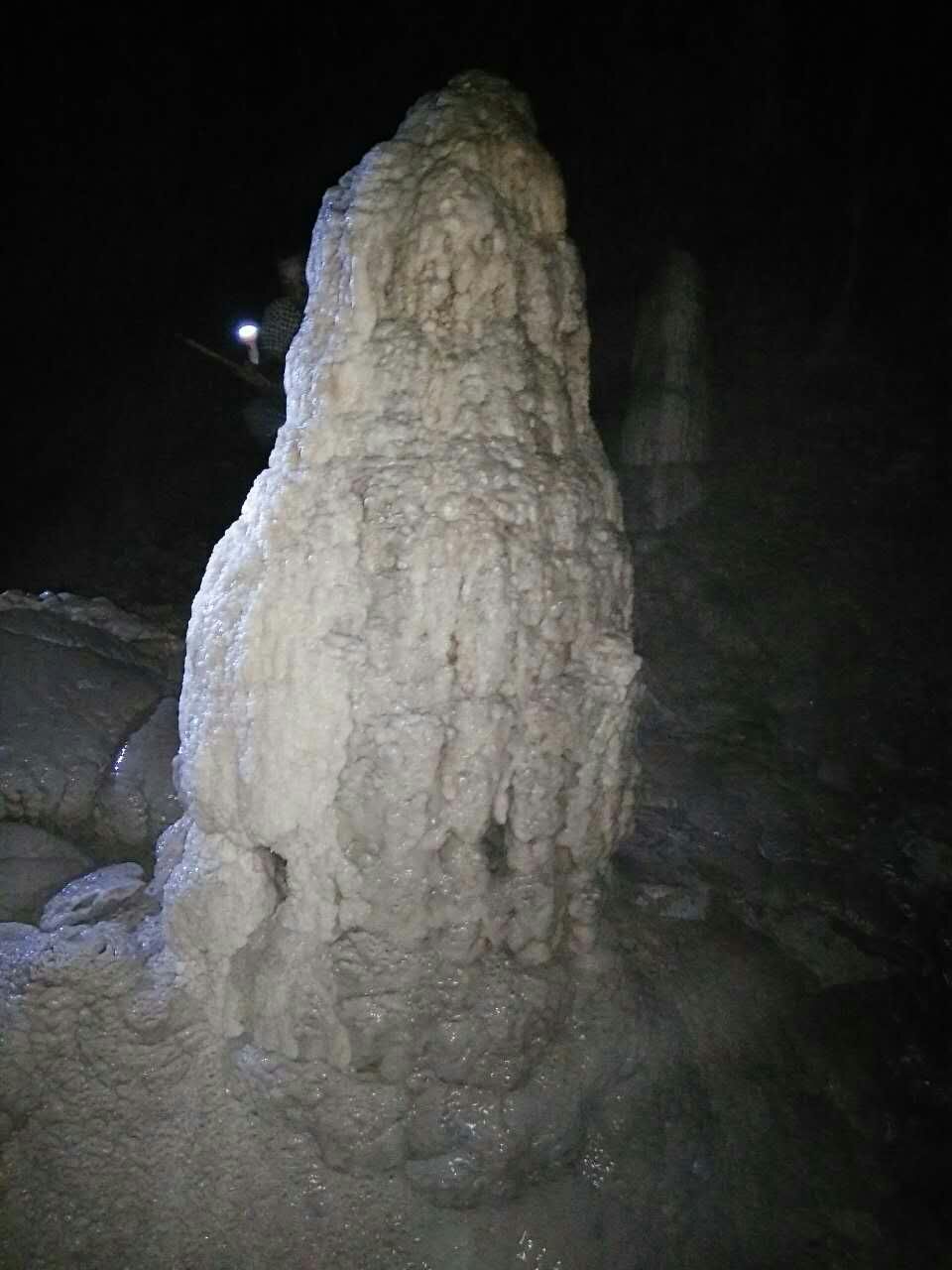 钟乳石是什么药材,钟乳石是中药的钟乳吗