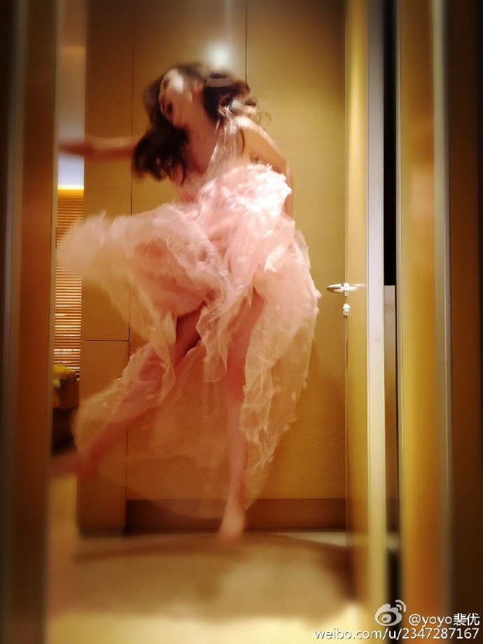 腾讯体育中超女主播裴优,微笑女神女明星