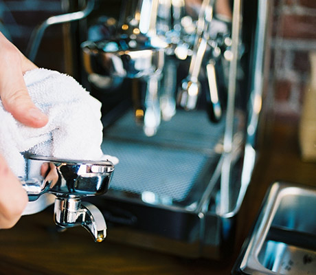 家用咖啡机和便携式咖啡机哪个好,家用咖啡机和全自动咖啡机哪个好