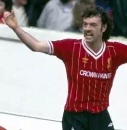 一个关于足球的电影,足球高于生死原话