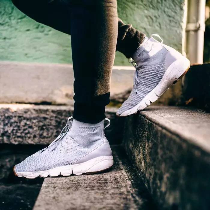 吕布与赵云大战谁厉害,吕布大战赵云谁厉害视频