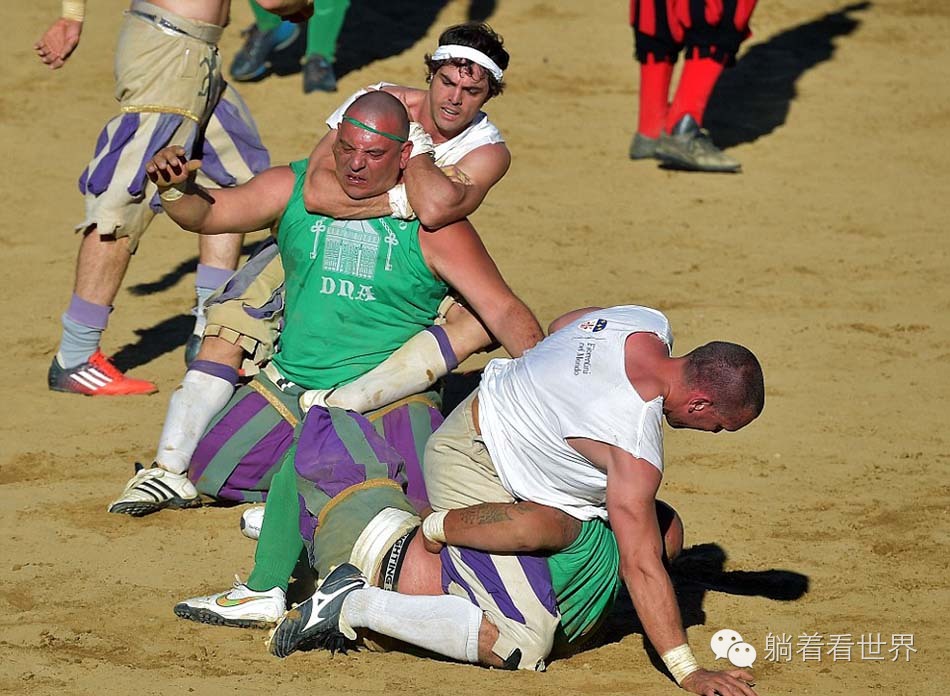 奇葩进球足球比赛视频,足球最奇葩的比赛