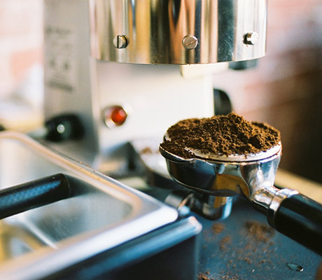 家用咖啡机和便携式咖啡机哪个好,家用咖啡机和全自动咖啡机哪个好