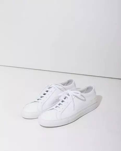 告别撞鞋尴尬这款小白鞋舒适透气,撞鞋尴尬怎么办