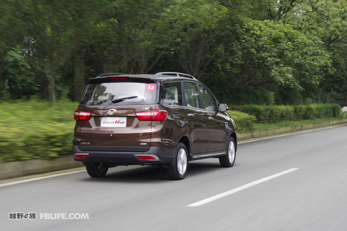 2017款北汽幻速h3f七座suv价格,北汽幻速s3空间加大