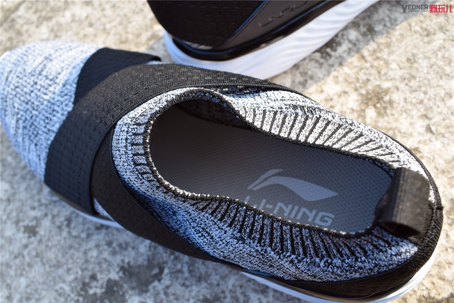 穿马拉松袜子跑步脚疼,李宁跑鞋袜套式