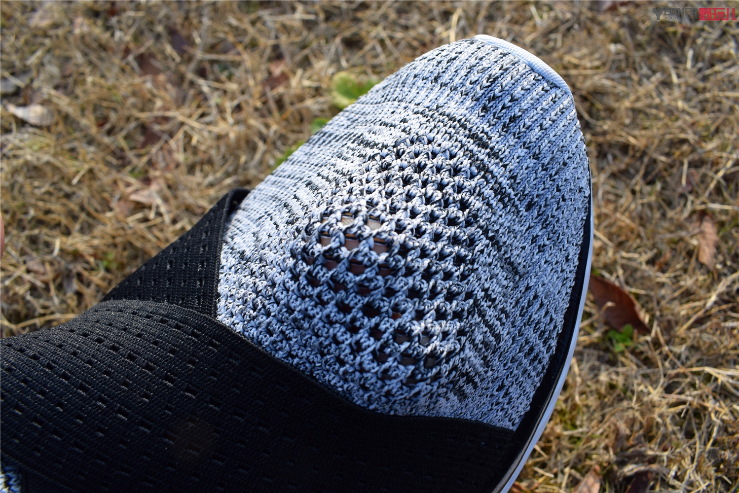 穿马拉松袜子跑步脚疼,李宁跑鞋袜套式