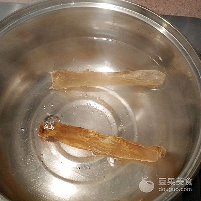 花胶海底椰汤,橄榄海底椰煲猪骨