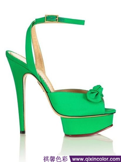 彩虹颜色衣服搭配,跳跃的服装色彩搭配