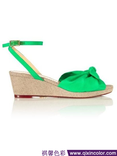 彩虹颜色衣服搭配,跳跃的服装色彩搭配