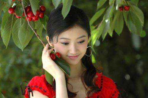 男友从神秘“贵人”换成张继科，景甜还能是宇宙甜吗？