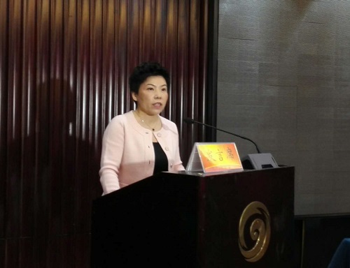 在河南玩体育怎么赚钱？邓亚萍回家乡给你支大招！