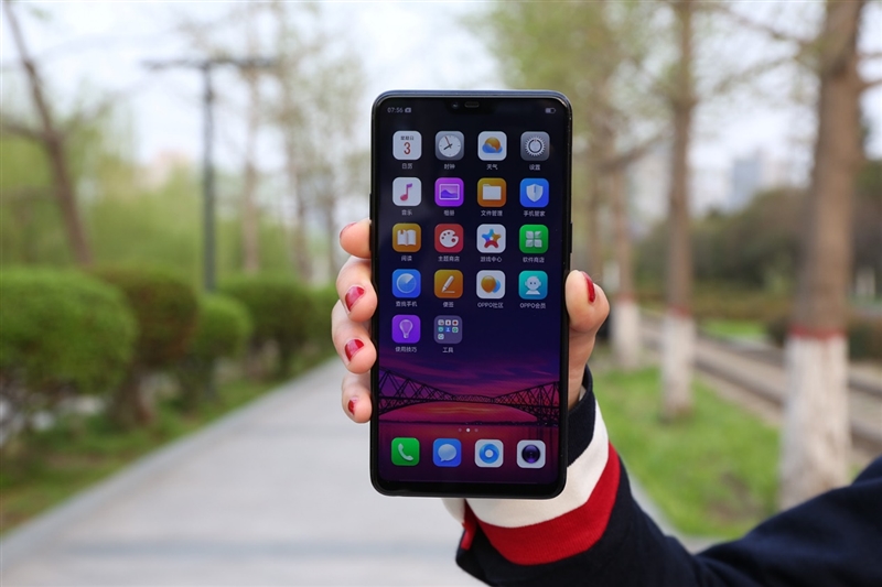 最超值的异形全面屏！OPPOR15评测：全系6+128