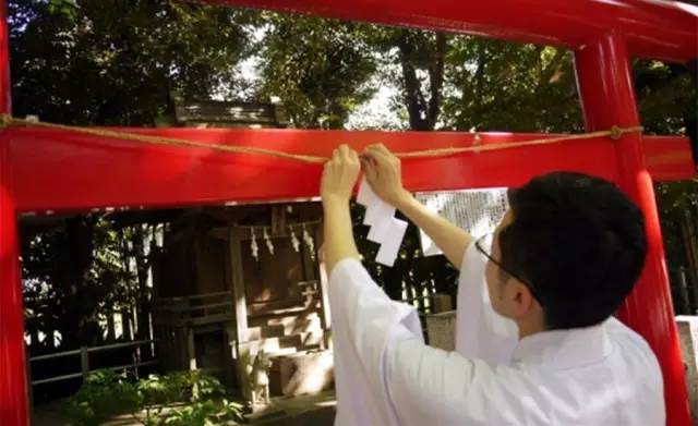 日本的职业旅行——不想当女仆店员的神官不是好铁匠！