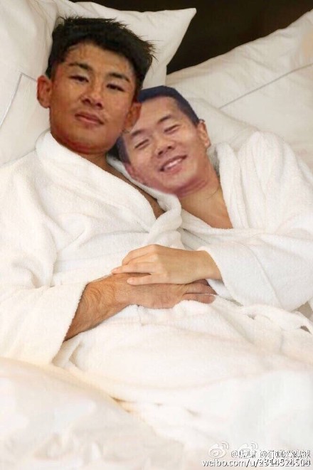 李帅和郜林,李帅拥抱郜林