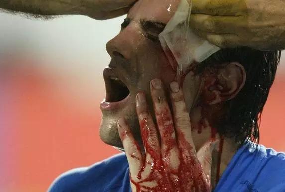 男儿有泪不轻弹中国军人,男儿有泪不轻弹天下足球