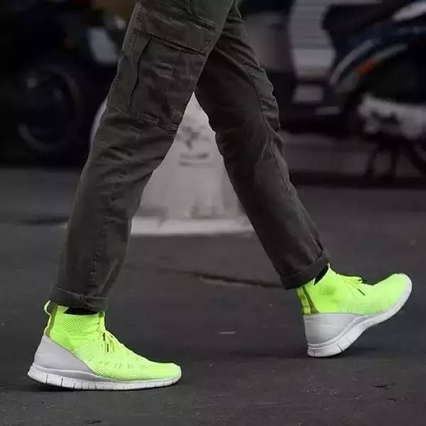 吕布与赵云大战谁厉害,吕布大战赵云谁厉害视频