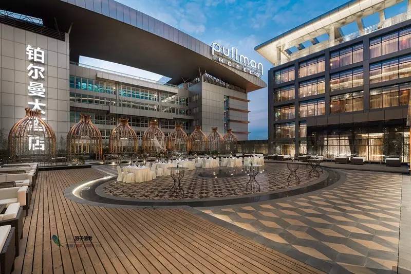 这一趟旅程，从机场铂尔曼开始