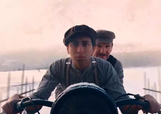 一锤子砸下去的高清视频,一锤子砸下去