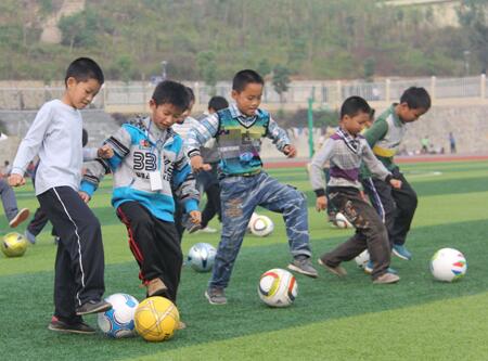 骑行撞倒老奶奶,家有儿女刘星骑车撞到老奶奶