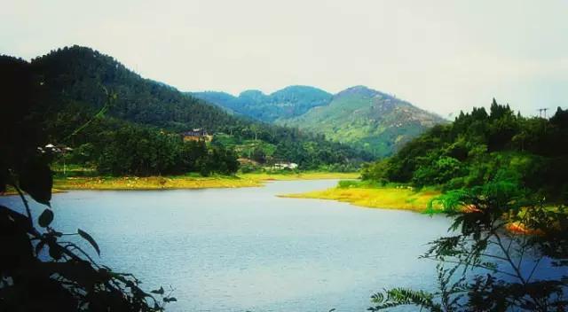 四川哪里有冷门又好玩的地方,四川最漂亮十大湖