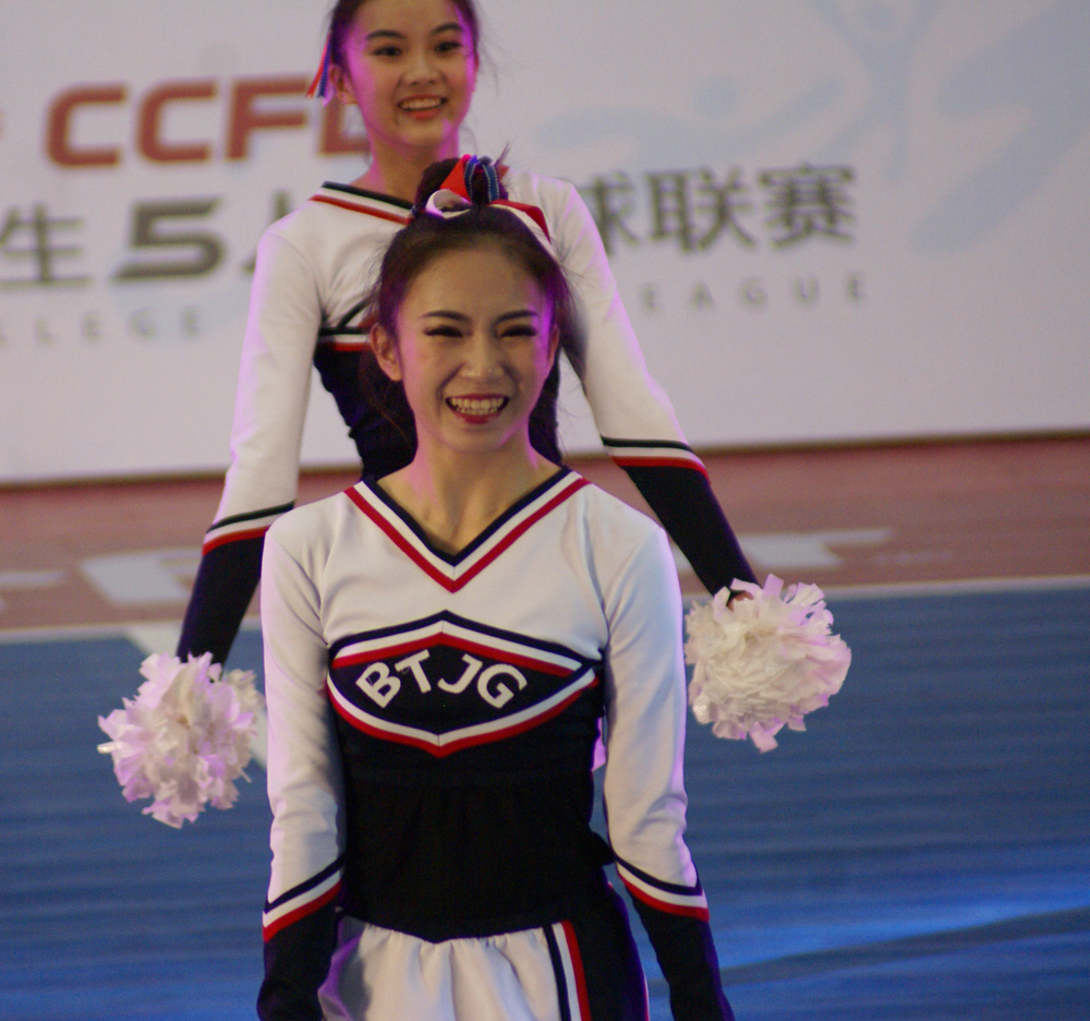 实拍中国大学生五人制足球联赛南大区上的50位美女