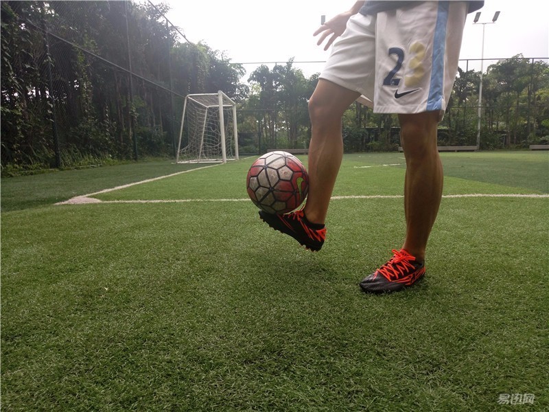 迪卡侬入门级宽脚足球鞋,迪卡侬足球鞋kipstaagility