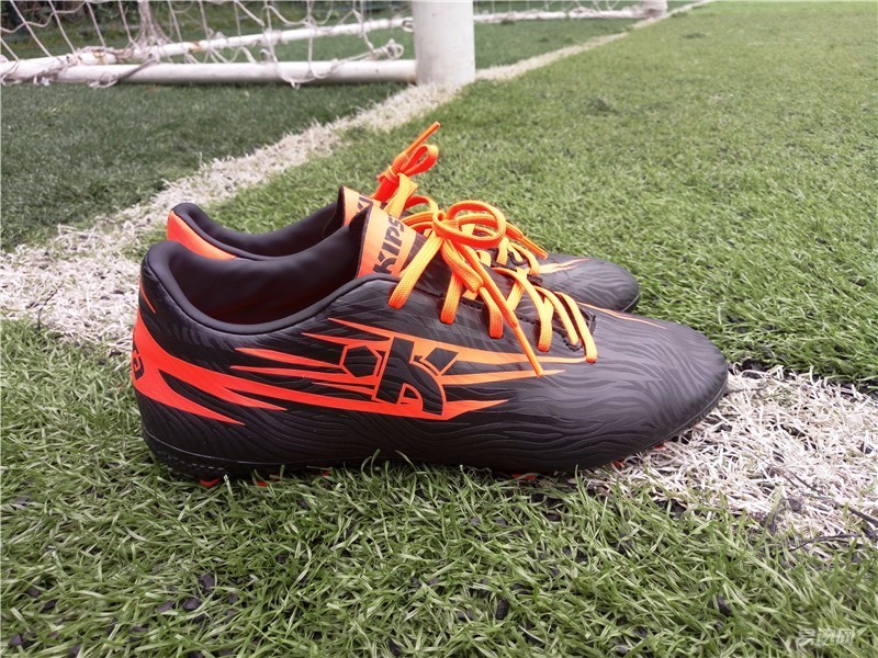 迪卡侬入门级宽脚足球鞋,迪卡侬足球鞋kipstaagility