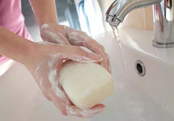 家里有蟑螂用什么方法最好灭掉,家里的蟑螂怎么消灭最快最有效