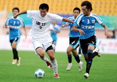 打破德国豪门的中国前锋，留洋回归陷低谷，终成替补奇兵打动铁帅