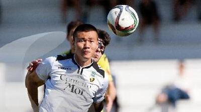 打破德国豪门的中国前锋，留洋回归陷低谷，终成替补奇兵打动铁帅