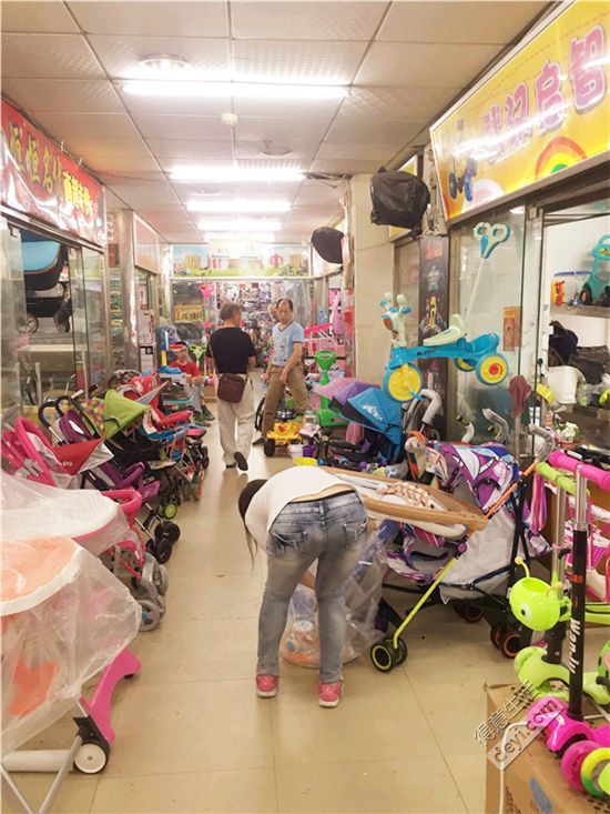 汉正街童装直播间秒杀,汉正街品牌童装直播间