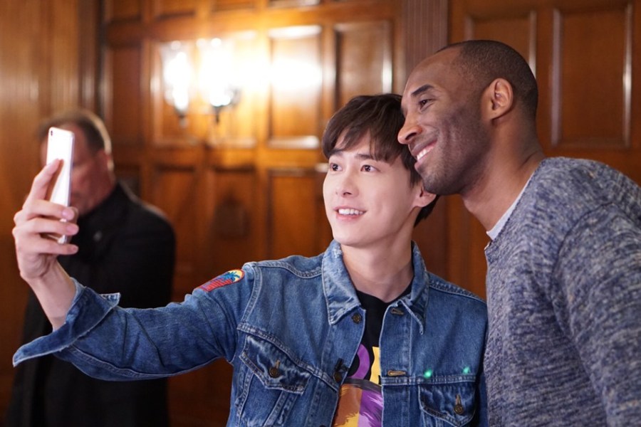 李易峰nba名人赛,三分扣篮嗨爆全场李易峰