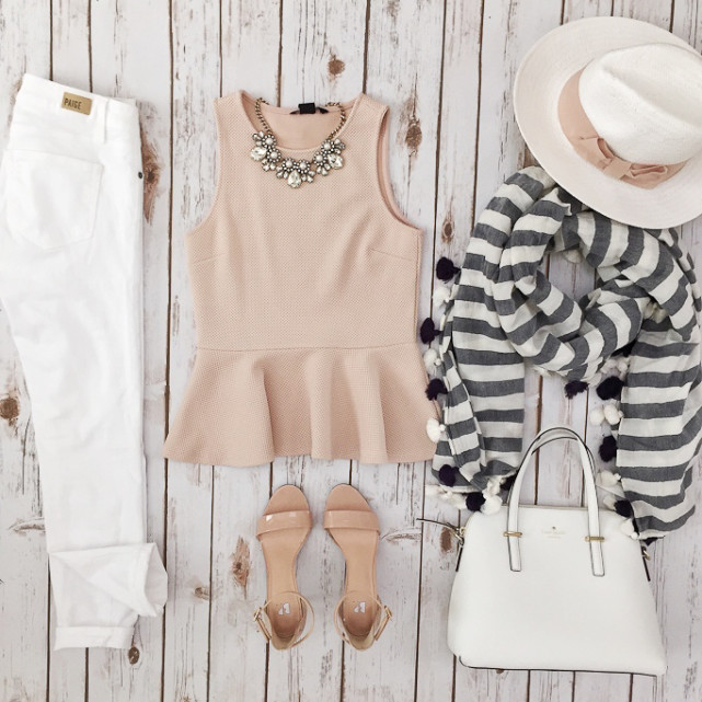 盘点百搭爆款大牌凉鞋,2022年夏明星同款的凉鞋爆款