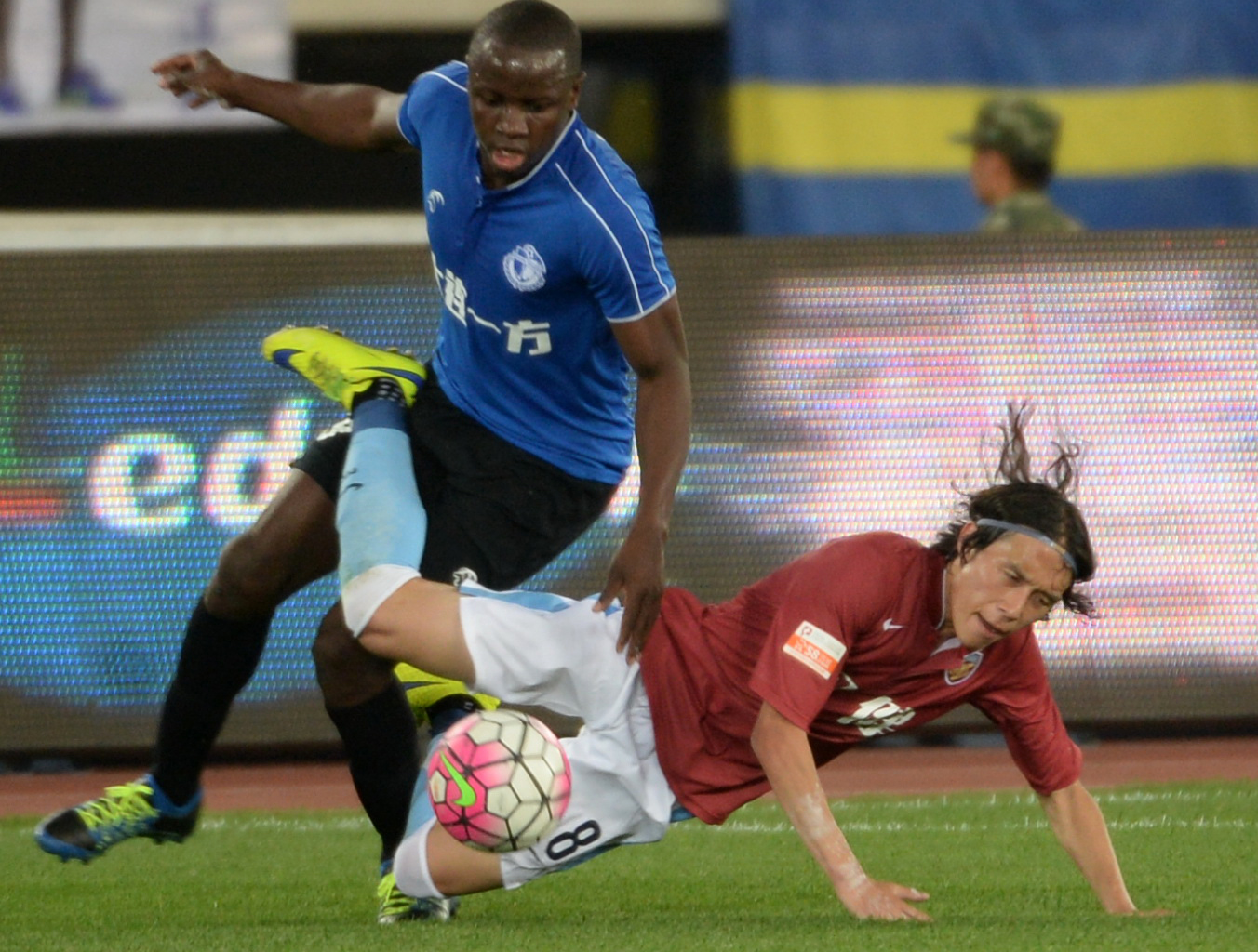 卢森博格3比1阿根廷,天津权健卢森博格