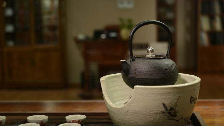 铜壶和铁壶选择哪个,怎样选择一把称心如意的铁壶