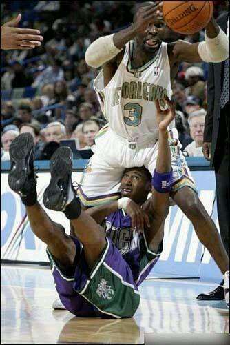 nba球员展示姚明的照片,nba姚明经典名场面照片