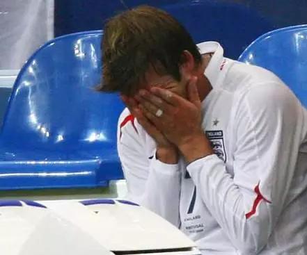 男儿有泪不轻弹中国军人,男儿有泪不轻弹天下足球