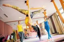 怎样学会空中劈叉,怎么学会空中劈叉