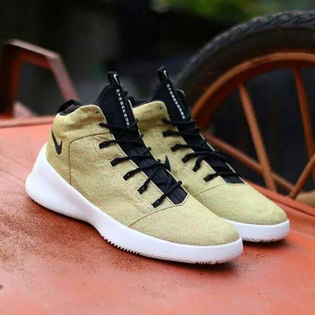 吕布与赵云大战谁厉害,吕布大战赵云谁厉害视频