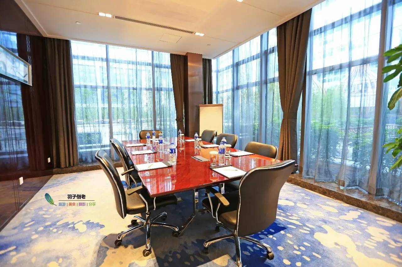 这一趟旅程，从机场铂尔曼开始