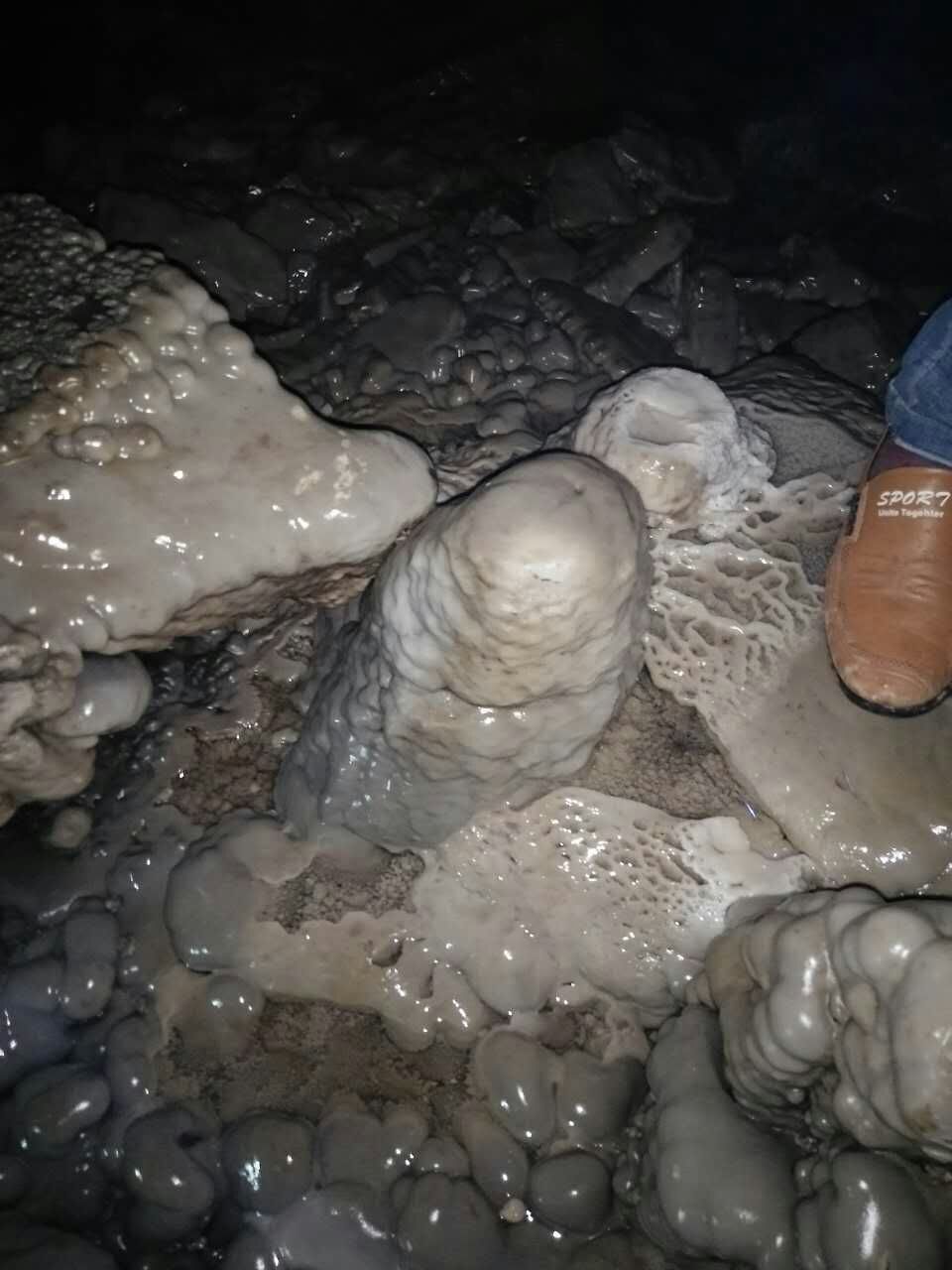 钟乳石是什么药材,钟乳石是中药的钟乳吗