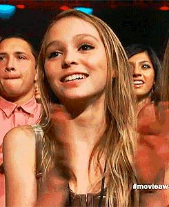 余文乐算毛线！我们的爸妈才是当年的“潮人”！