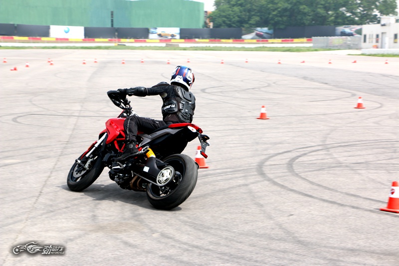 摩托赛事杜卡迪,杜卡迪摩托车锦标赛视频