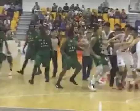 中国男篮篮球场上的打架事件,中国篮球3v3暴打美国队