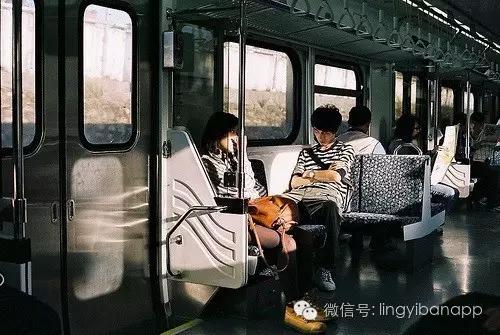 男人生气的时候女生该怎么做,男人生气该怎么跟女人发火