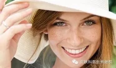 脸上长雀斑是什么原因男生,脸上长雀斑和黄褐斑怎么办